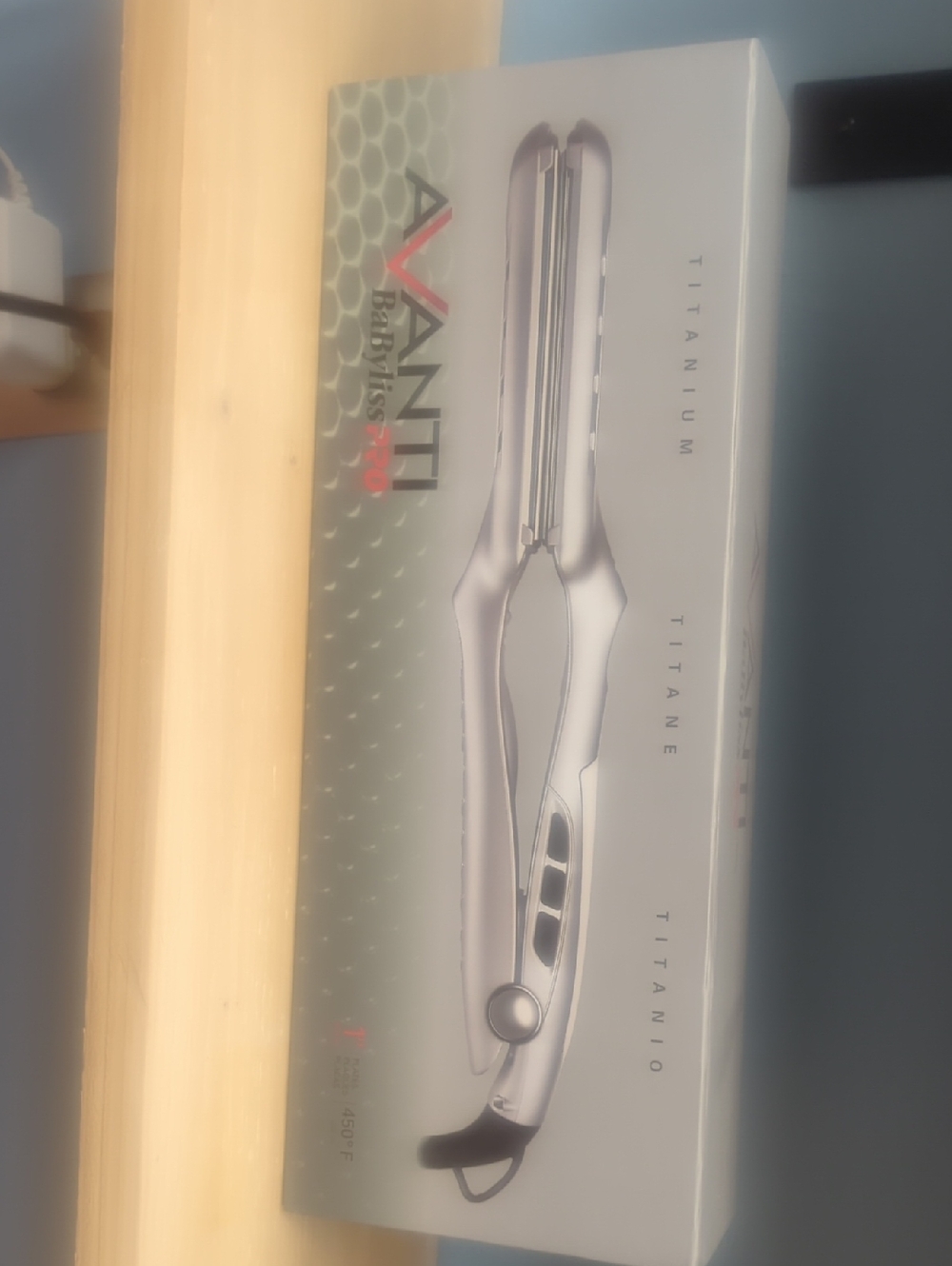Avanti Silver Titanium Hair Straightener - 1"